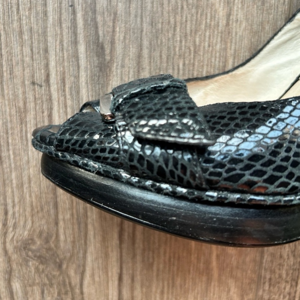 Michael x Michael Kors Black Leather Peep Toe Heels | 9 - Picture 4 of 10